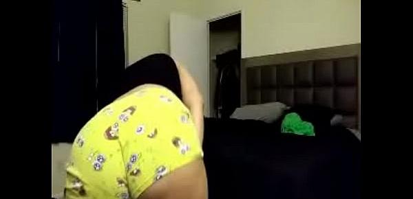  Thot twerking before baby daddy come back from store